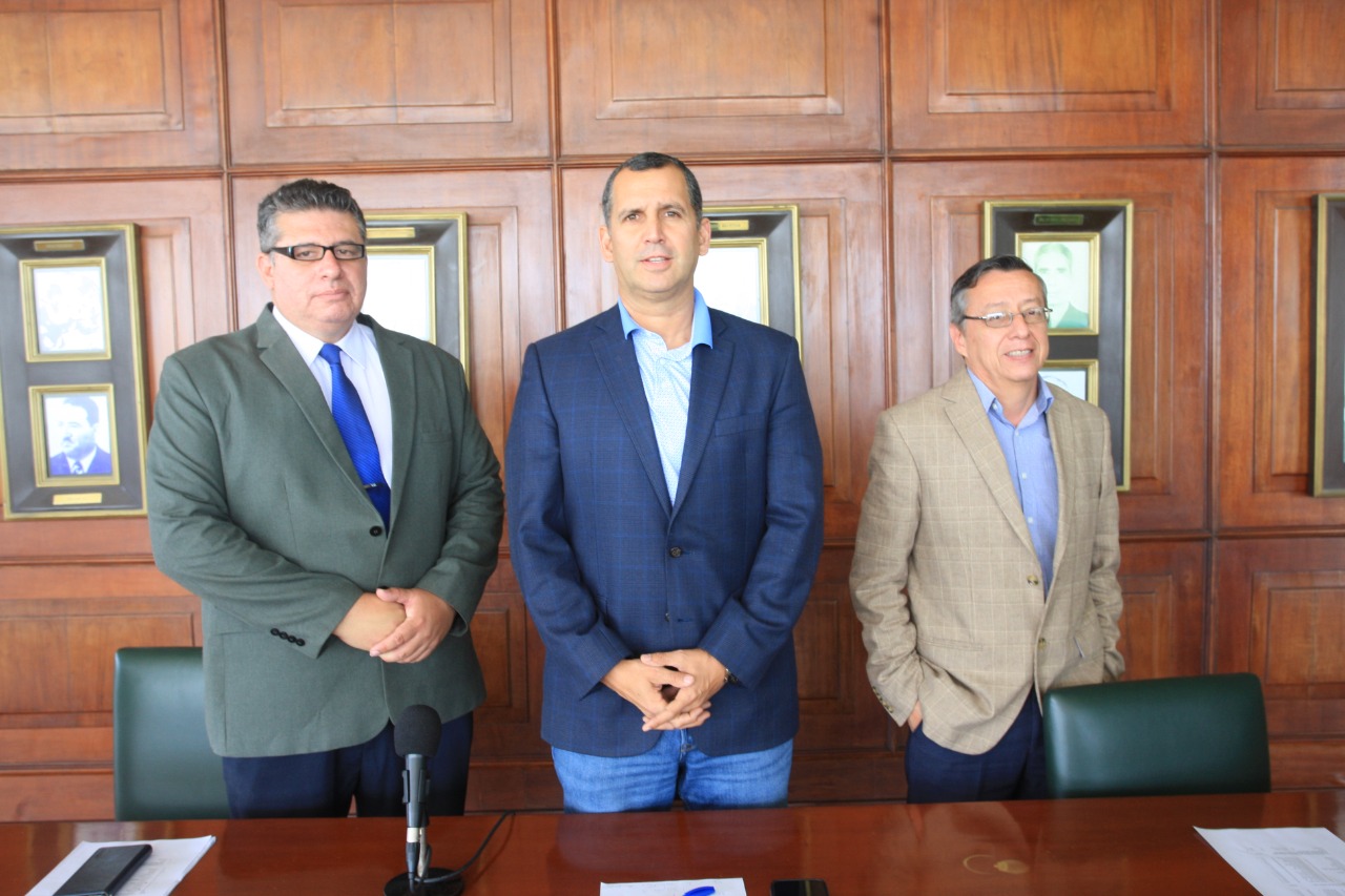 Foto: Julio Villanueva - Renzo Ramos F.D.