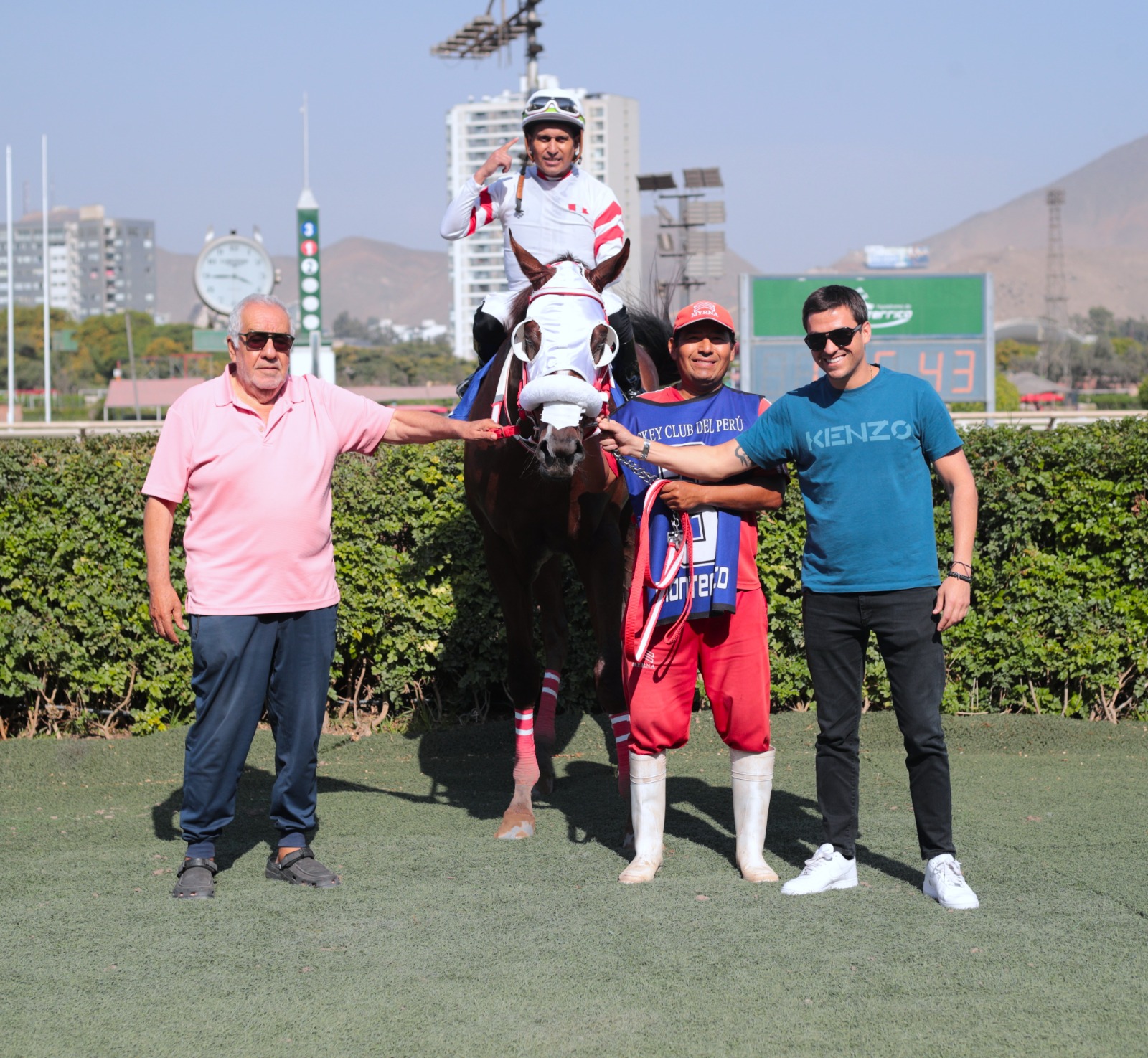  Foto: Julio Villanueva - Renzo Ramos F.D.